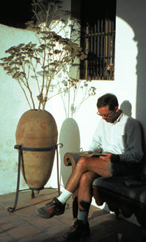 Colin faineanting at the Casa de los Cántaros
